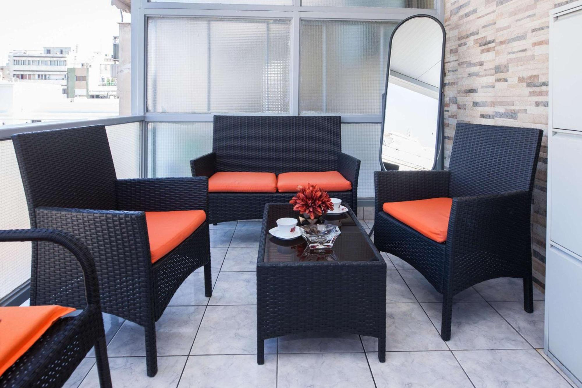 Central 2 Bd Apt With Balcony By Monastiraki Athen Exterior foto