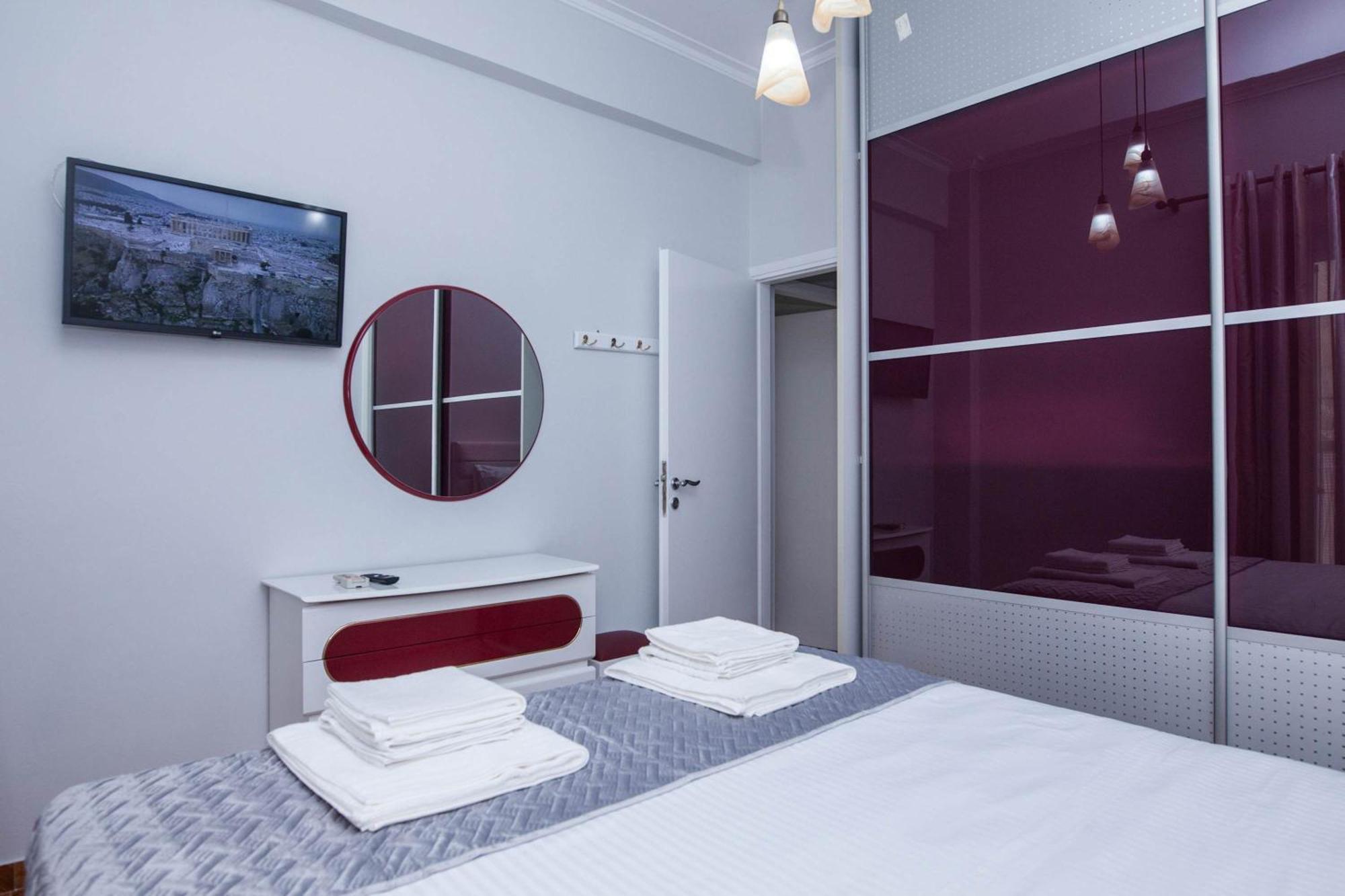 Central 2 Bd Apt With Balcony By Monastiraki Athen Exterior foto