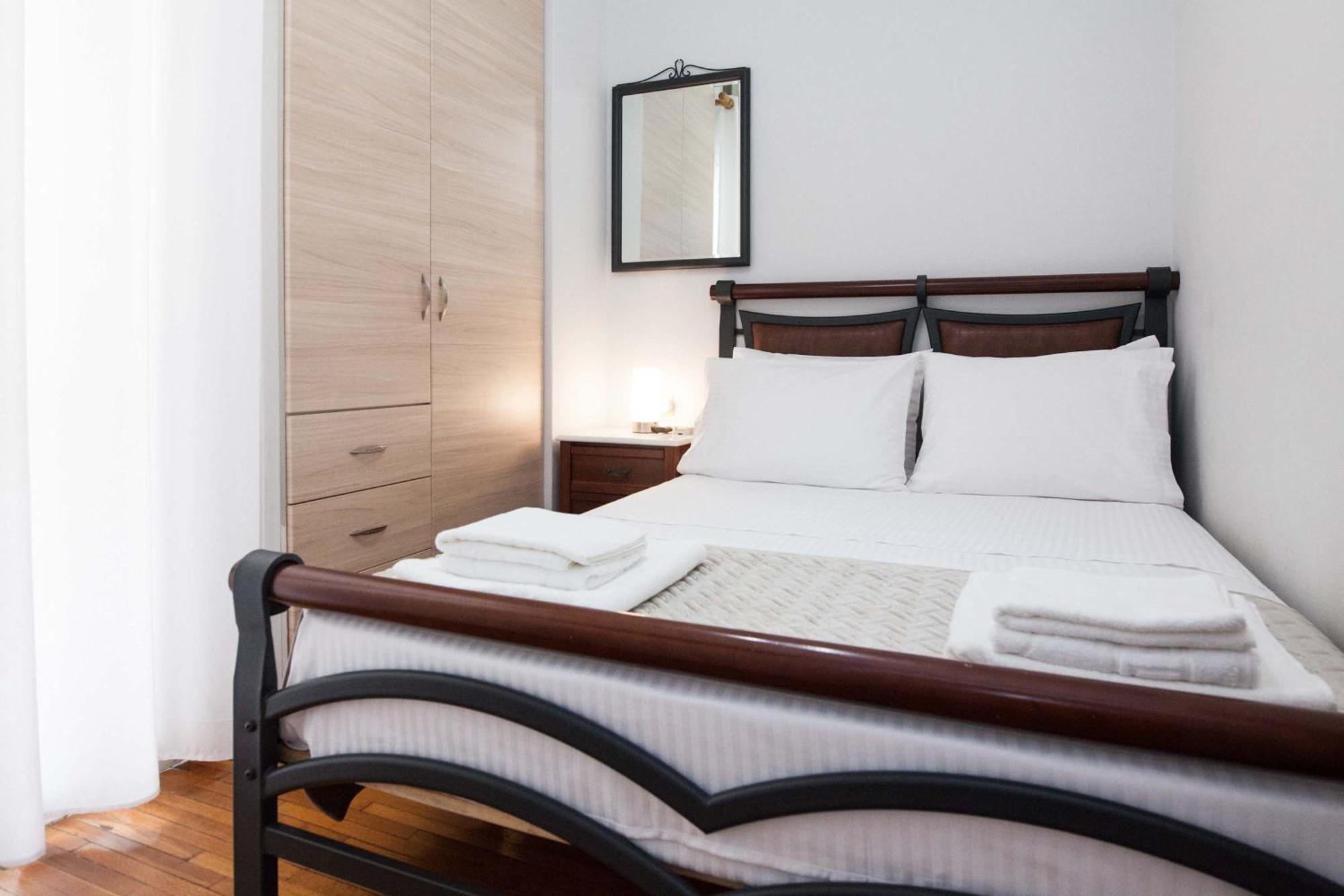 Central 2 Bd Apt With Balcony By Monastiraki Athen Exterior foto
